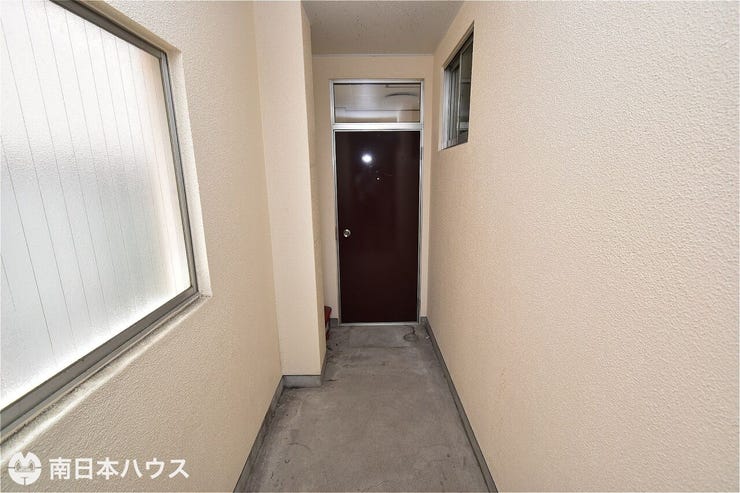 【玄関前】3階の空き部屋の玄関前です!