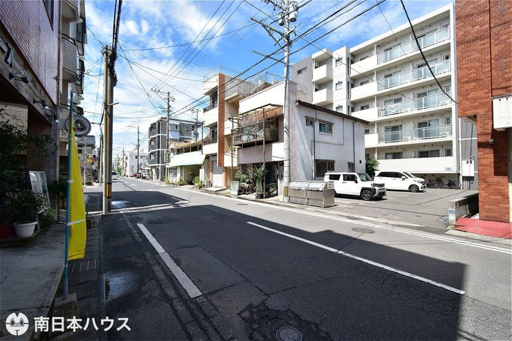 【前面道路】西向きの前面道路幅は約8.6mです!