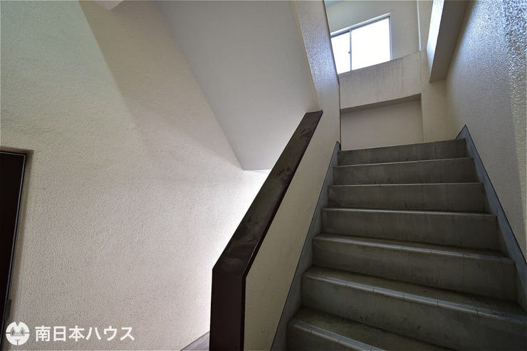 【共用階段】1階から2階の階段