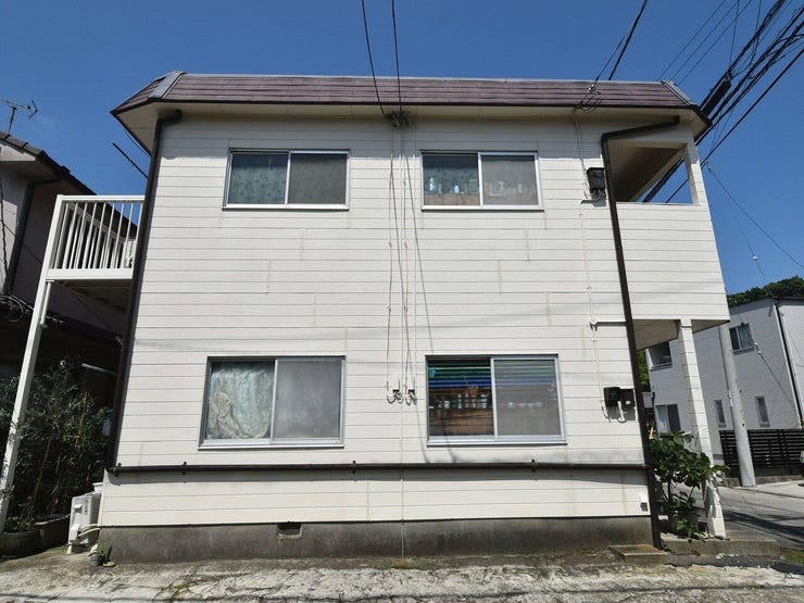 外観を東側より撮影