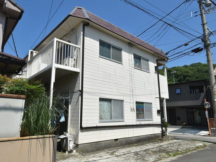 外観を南東側より撮影