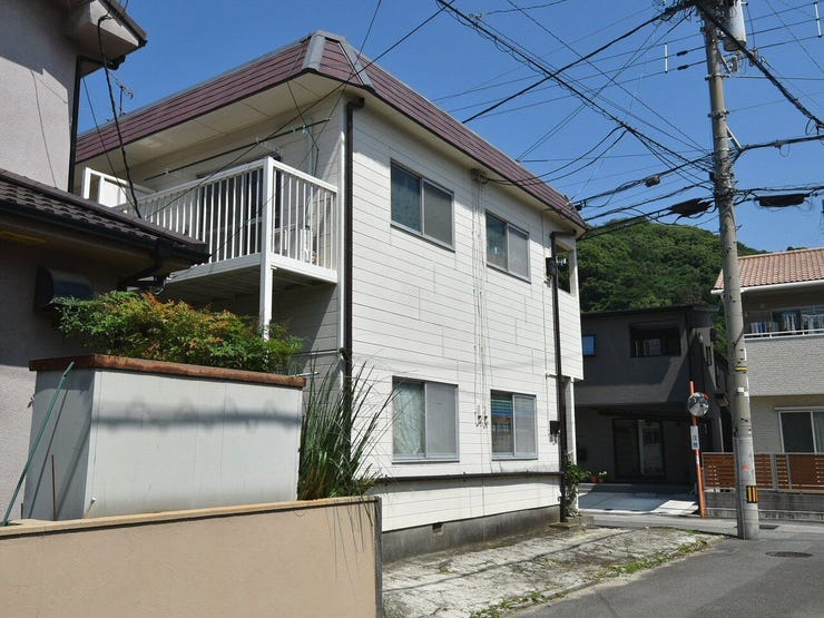外観を南東側より撮影