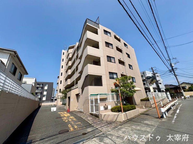 ■所在地:大野城市 筒井3丁目
■建物構造:RC地上7階建て1階部分
■駐車場:空有
■現況:空家
■引渡日:即日