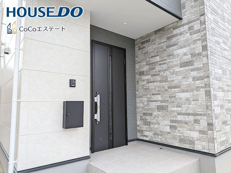 □■玄関■□
雨除けに便利な屋根付き!