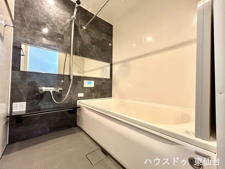 無駄を削ぎ落とした美しさ。洗練されたバスルームが暮らしを格上げ。