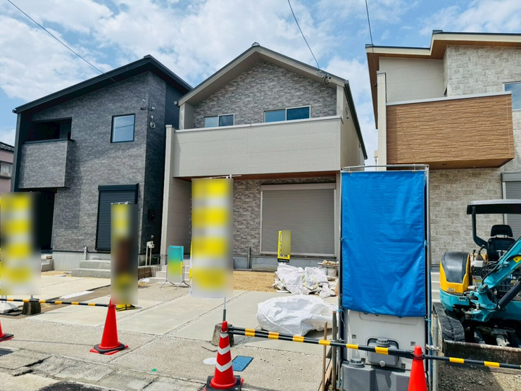 【床暖房LDK+主寝室に標準装備】駐車並列2台可能!パントリー・土間収納付!幅員の広い前面道路!