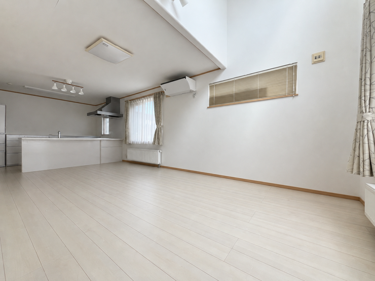 ※AIで家具を消しています。
