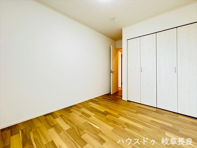 ≪5.8帖≫使い勝手の良い5.8帖の洋室は、お子さまのお部屋や寝室としてもおすすめの快適な住空間です。