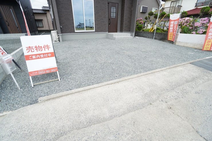 出し入れしやすい駐車場(2台+1台可)