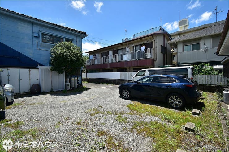 【外観】建物裏にある駐車場です!