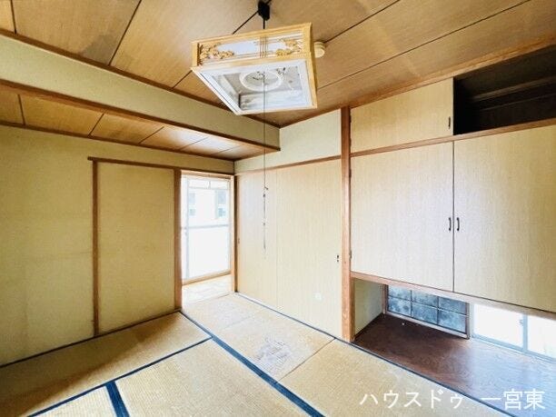 【6帖北】客間としても、普段使いの部屋としてもお使いいただける便利な和室です。