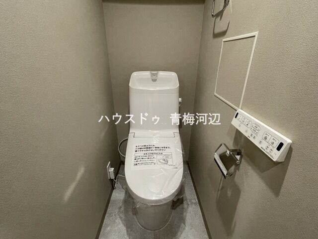 トイレ:温水洗浄便座付きのトイレになります。年間通して快適にご使用いただけます。