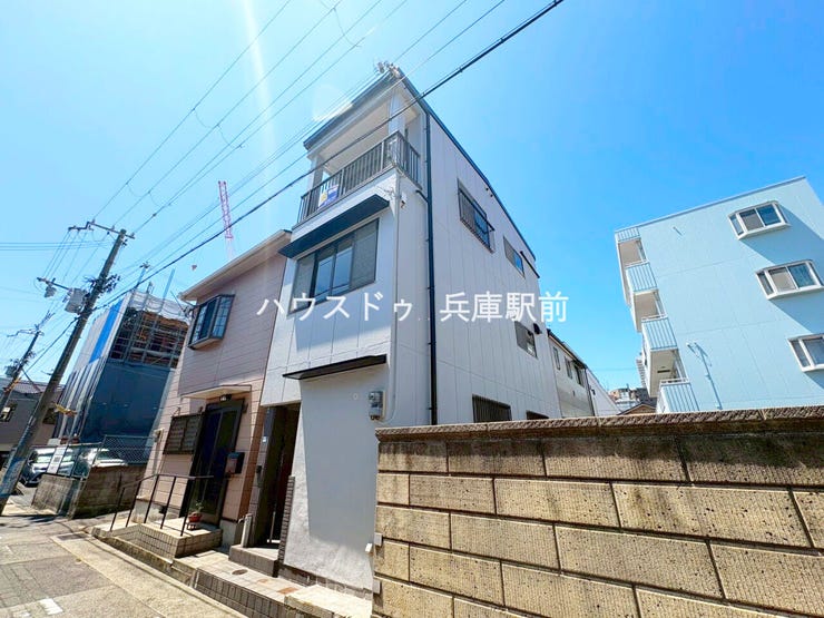 ◇落ち着いた住宅街に佇む、陽当たり・通風良好な住まい。