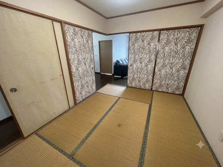 ◆リビングから繋がるお部屋♪扉を開けて空間を広く見せることもできます。
※画像はAI加工により荷物等を消去しています。