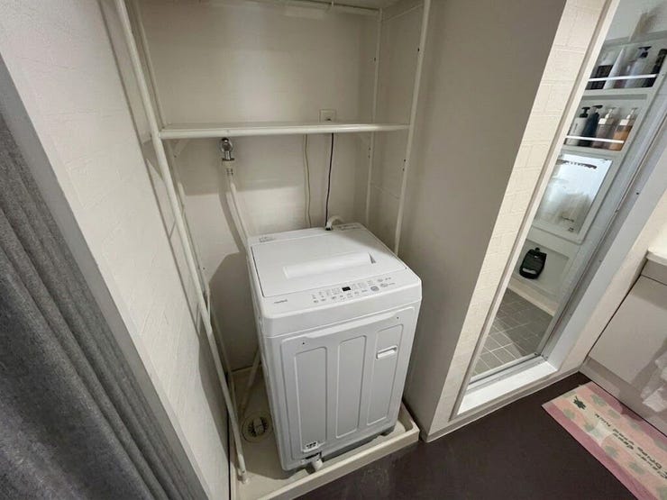 ◆防水パン付き室内洗濯機置き場。
※画像はAI加工により荷物等を消去しています。