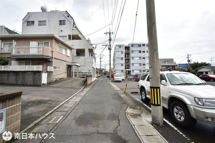 【前面道路】南東向きの前面道路幅は約4mです!交通量の少ない道路です♪