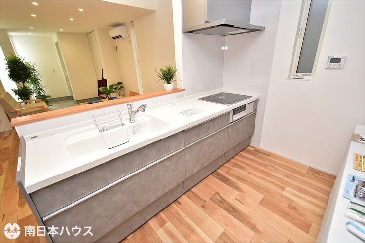 紫原５丁目 新築戸建 【キッチン】IHクッキングヒーター、浄水機能付き水栓を備えています♪