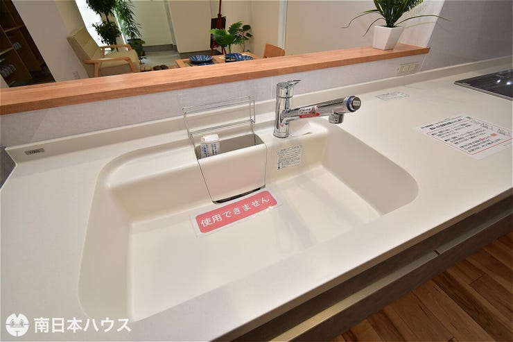 紫原５丁目 新築戸建 【シンク】人工大理石のシンクと天板に継ぎ目がなくお掃除がしやすくなっています♪