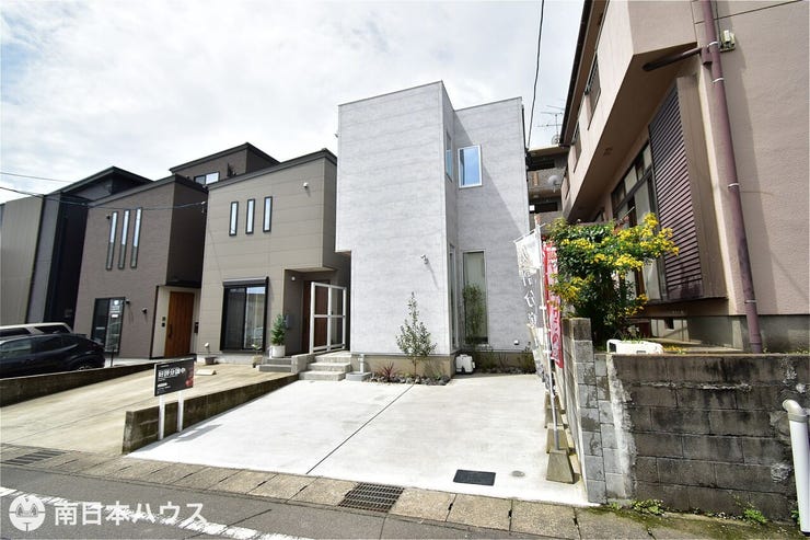 紫原５丁目 新築戸建 北東向き道路【敷地面積98.87㎡(29.9坪)】駐車2台！
即日ご内覧可能です！