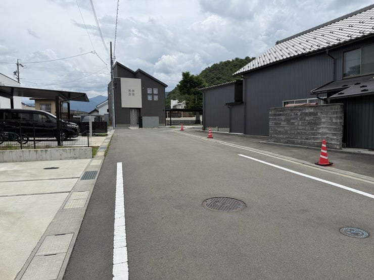 前面道路(西から東)