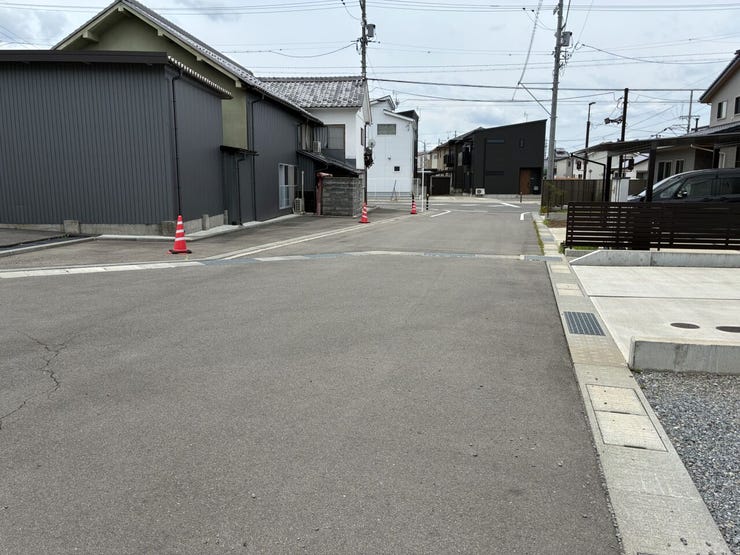 前面道路(東から西)