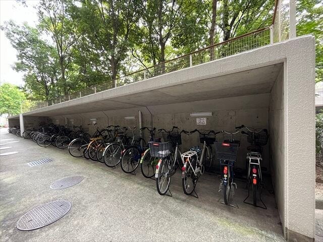 マンション北側にも駐輪場があります。