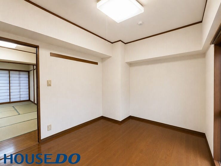 【AI加工で家具削除しています。】