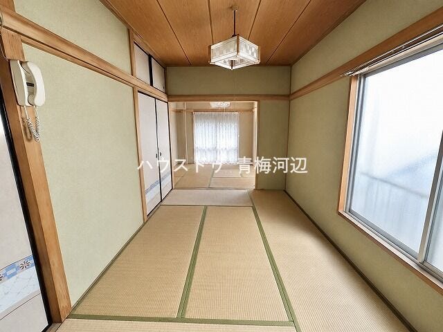 6帖和室:押入があり、お布団などをしまうことができます。収納グッズを使って空間を有効活用することができそうですね。
※一部CG家具消し加工処理をしています。