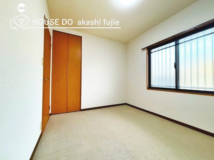 洋室約5.5帖のお部屋になります