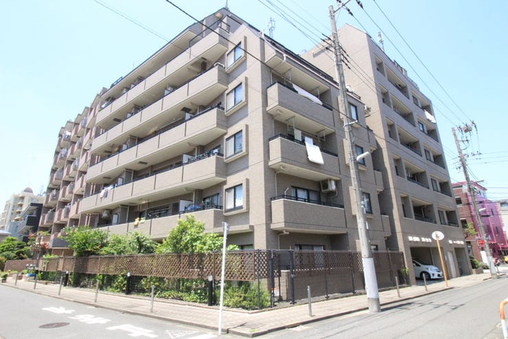 【外観】
流行に左右されず、将来にわたって価値が継続する「上質」な佇まい。