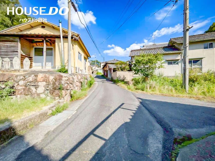 閑静な住宅街に位置し、交通量も少ないので小さいお子様がいるご家庭でも安全に暮らせます!