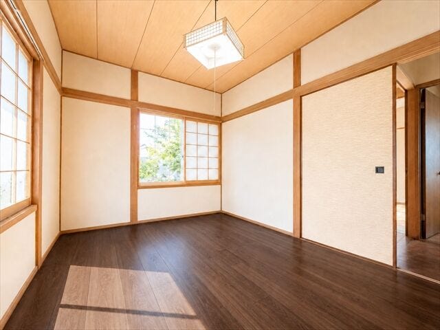 納戸:納戸があれば、衣替えのお洋服や、掃除道具などをしまうことが出来て、居住空間を広く使えますね!
※実際の写真から家具等を消すCG加工をしています。