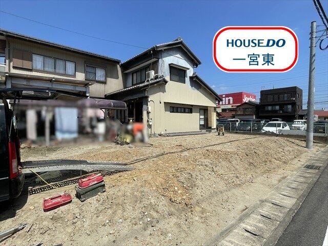 【外観】
4LDK、駐車場あり
交通:名鉄尾西線「開明」駅 徒歩21分
名鉄バス「篭屋」停 徒歩5分
学区:三条小学校・尾西第一中学校