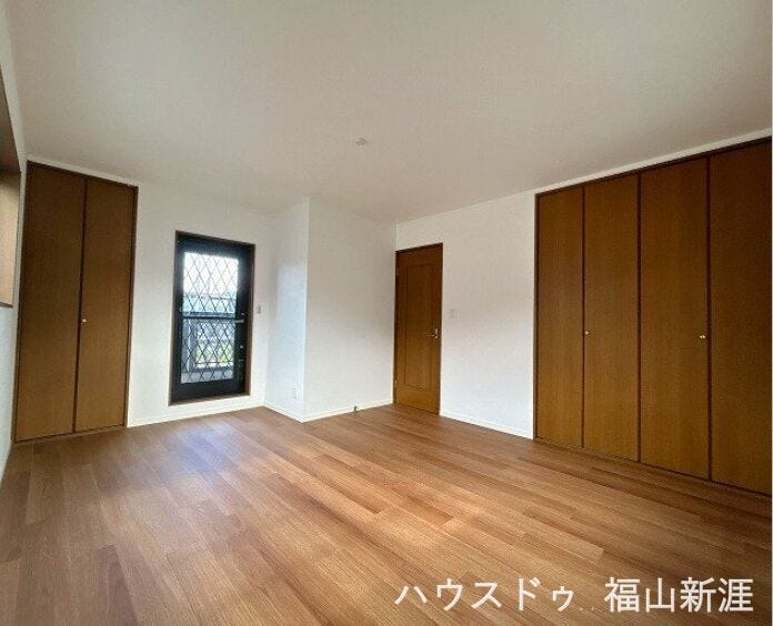 「2F北側洋室」とても広い洋室です。