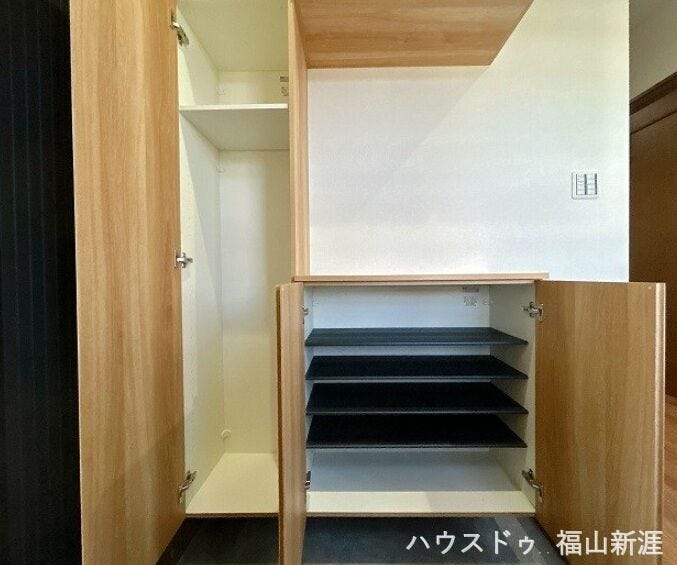 「玄関」大容量のシューズBOXがあります。