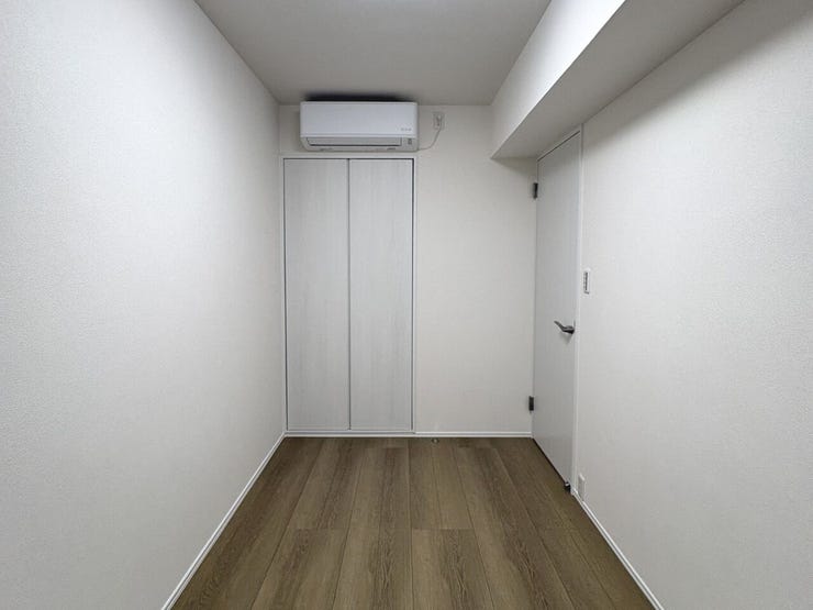 4.6帖の洋室。エアコン設置済みにつき、快適にお過ごしいただけます。