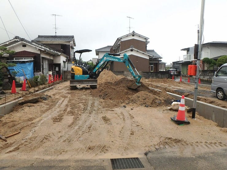 建設地を東側より撮影 2026.07.04 雨天時