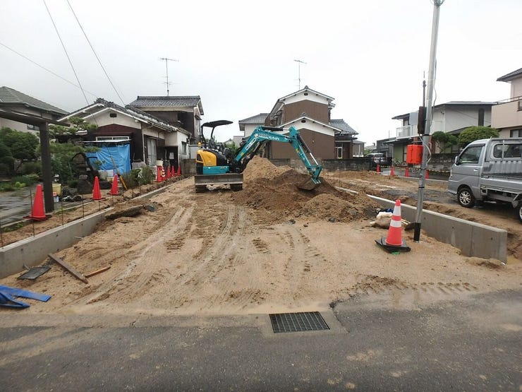 建設地を東側より撮影 2026.07.04 雨天時