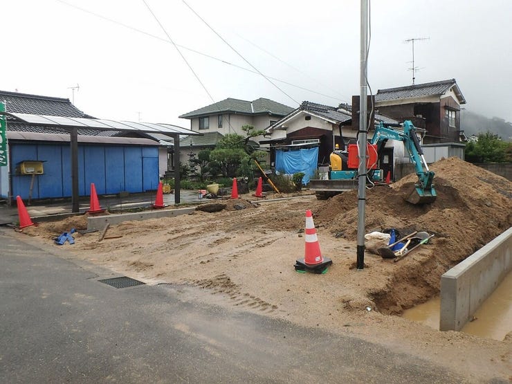 建設地を北東側より撮影 2026.07.04 雨天時