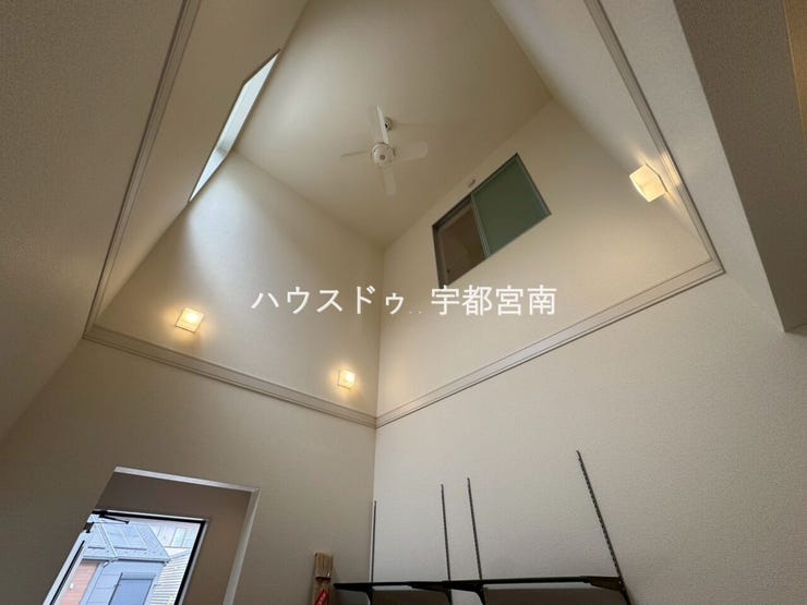 マルチエントランスは吹抜からの採光で明るく開放的に♪