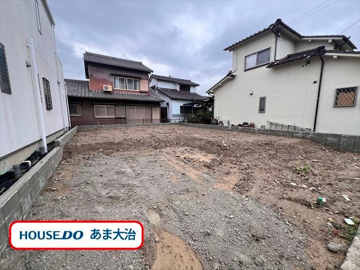 【外観】
閑静な住宅地の中にある4LDKの2026年11月完成予定の新築後建て。吹き抜けのあるリビングは明るく居心地のいい憩いのスペース。