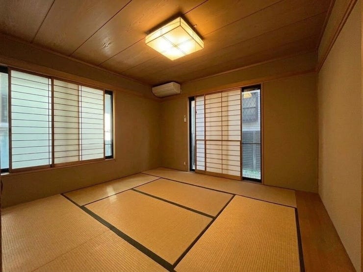 AIによる家具消し加工をしています。