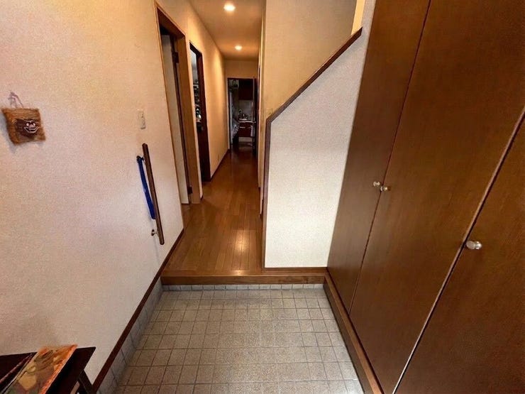 AIによる家具消し加工をしています。