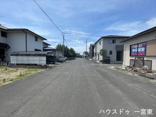 ≪中道南向き 幅約9.5m≫
車の出入りも少ないので、駐車も落ち着いてできます!