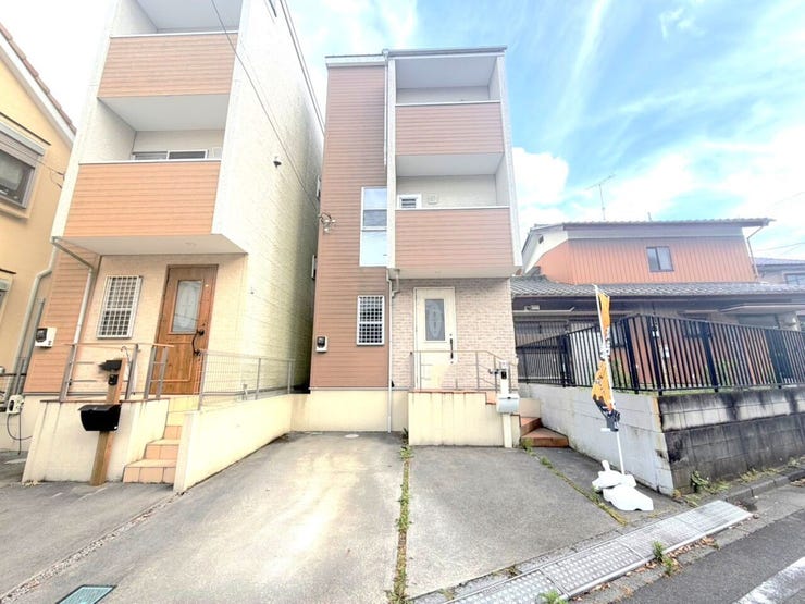 ◇ご案内方法◇
ご来店いただかなくても、現地待ち合わせ・自宅、最寄りまでの送迎サービスで柔軟に対応!周辺環境や他にも見たい物件もあわせてご案内できます!