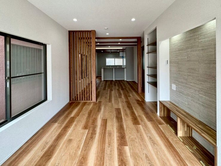 【Living】家族が集まりやすい場所で、くつろぎと会話が自然に生まれます。