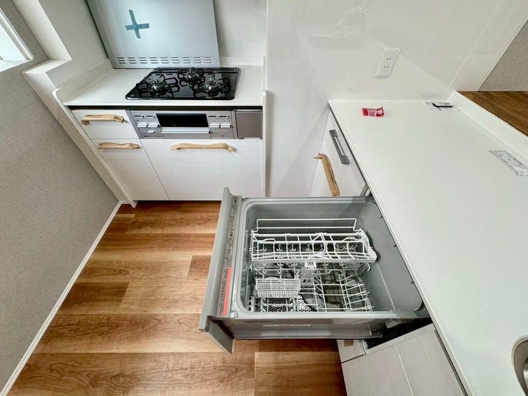 【kitchen】家事の時短に便利な食洗機付き。手洗い不要で毎日の負担を軽減します。