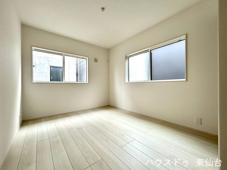 どの時間帯でも落ち着いて過ごせる、やさしい光の入る空間。
