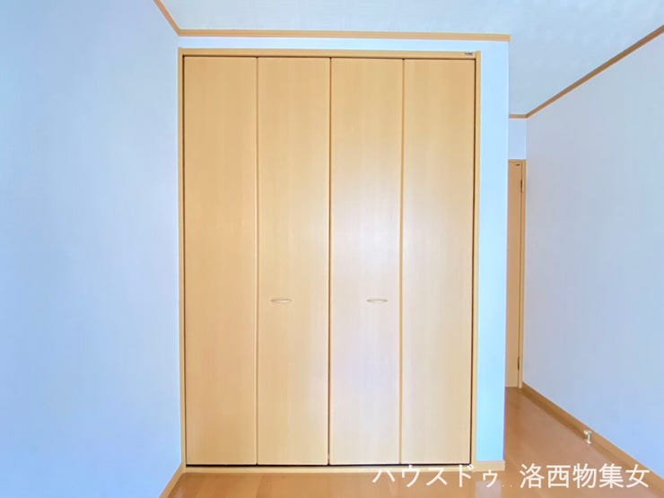 2階洋室収納