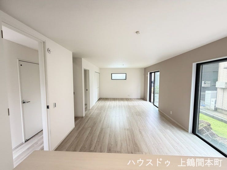 明るい陽射しが差し込む居心地の良い空間